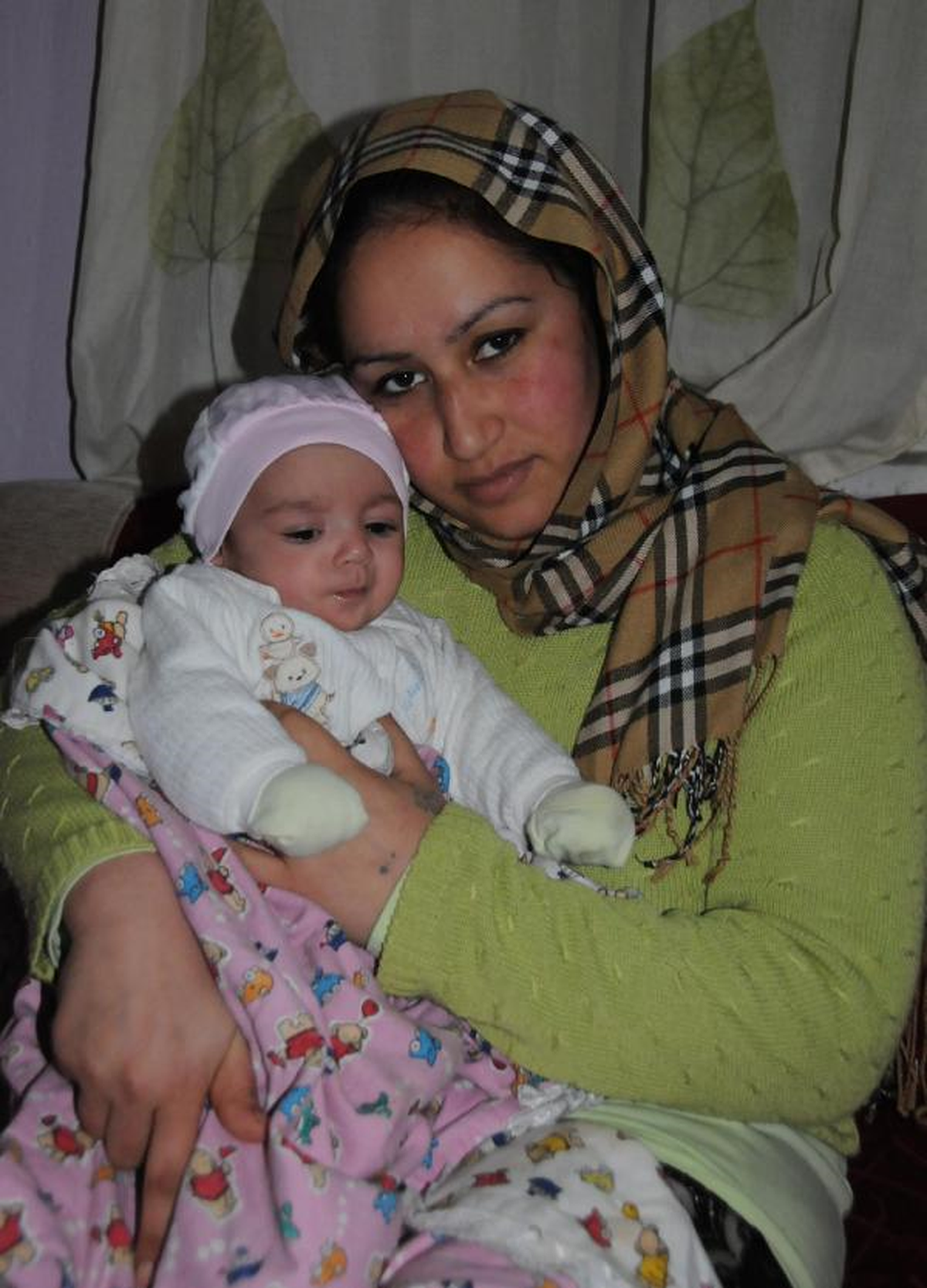 Eşi Cezaevine Girince 4 Aylık Kızıyla Birlikte Ortada Kaldı