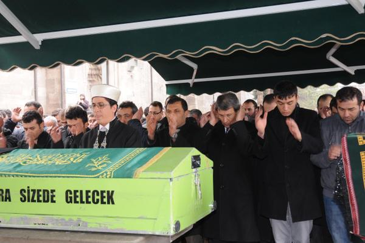 Görev Başında Ölen Mübaşir Toprağa Verildi
