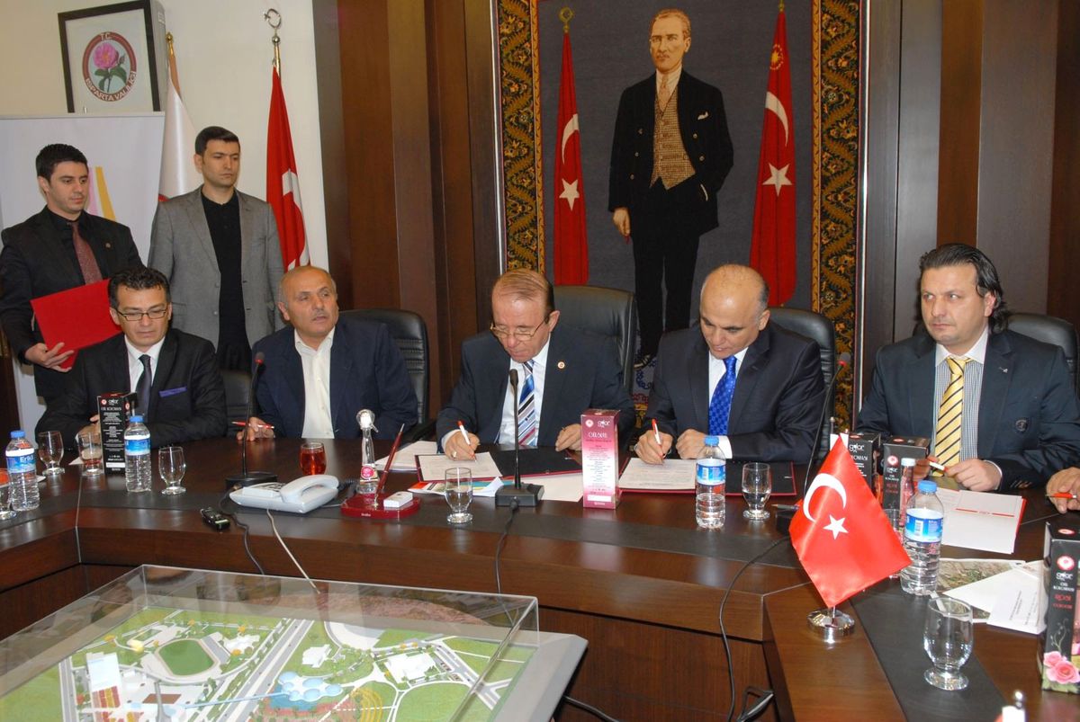 Gül Vadisinde İmzalar Atıldı