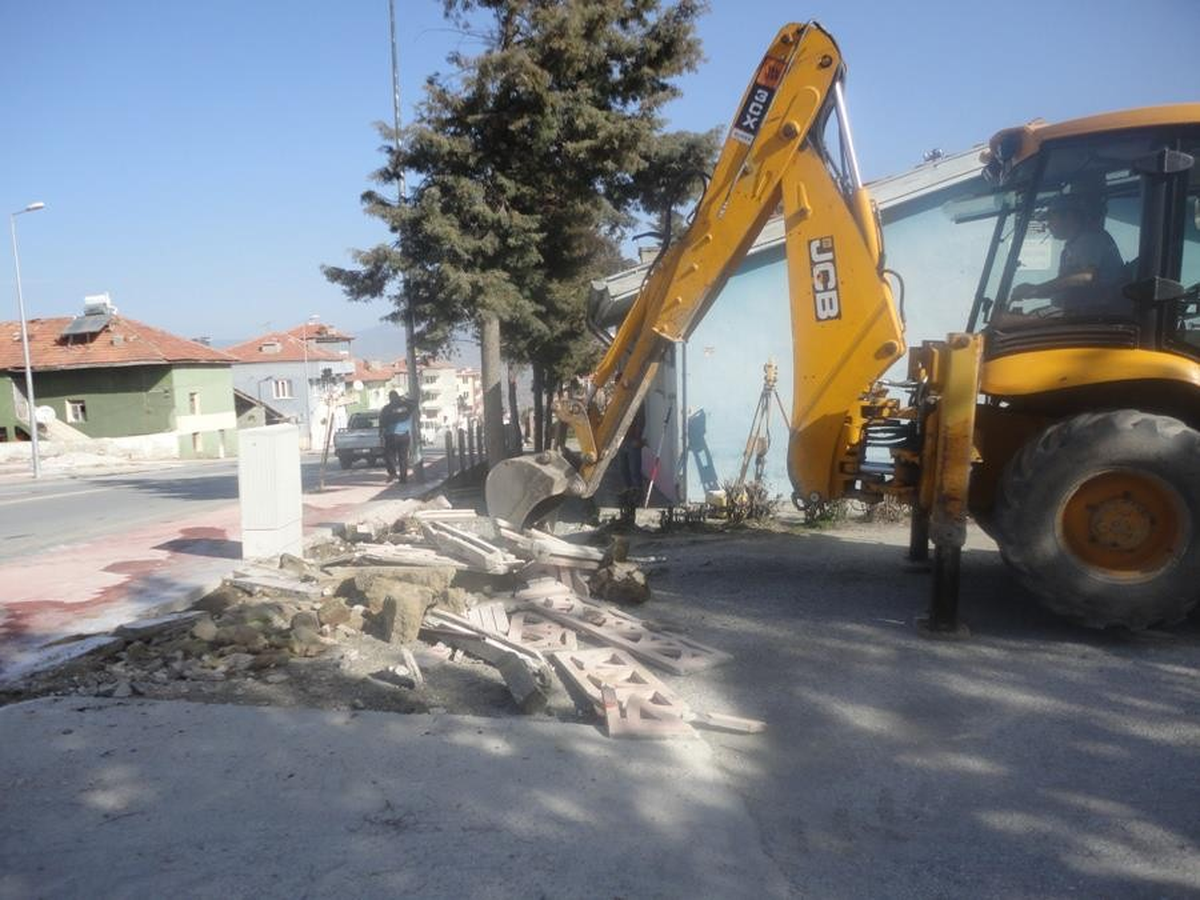 Honaz'da Eğitim Kurumları Yenileniyor