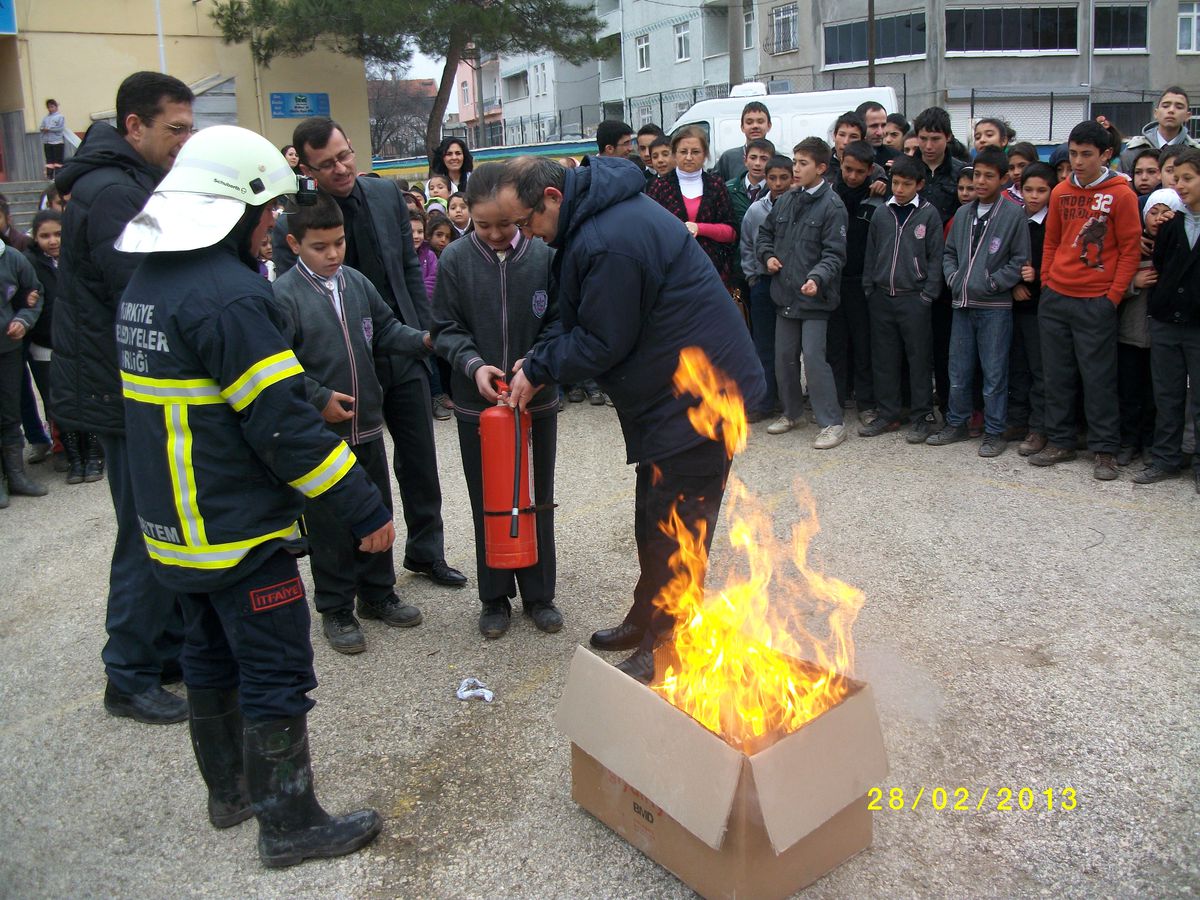 İtfaiye Müdürlüğünden Bilinçlendirme Eğitimi