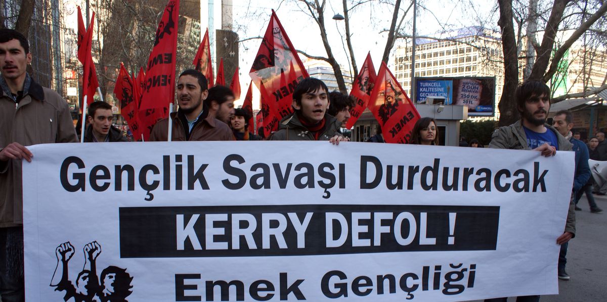 \'John Kerry\' Protestosuna Biber Gazlı Müdahale