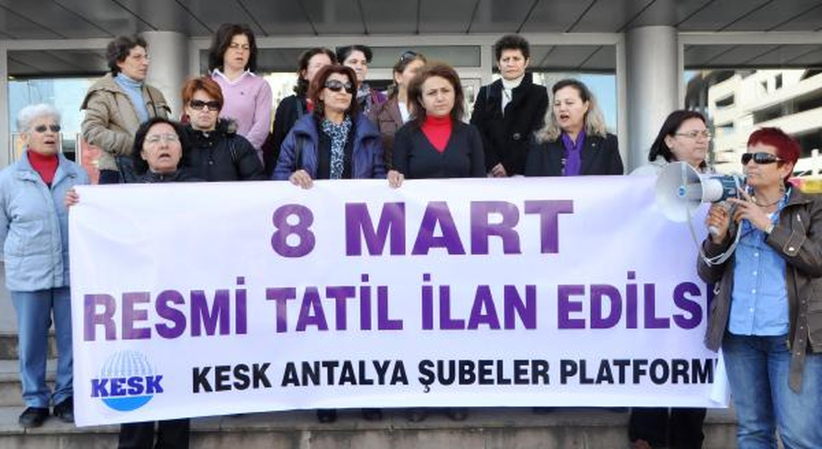 Kadınlar 8 Mart\'ta Resmi Tatil İstiyor