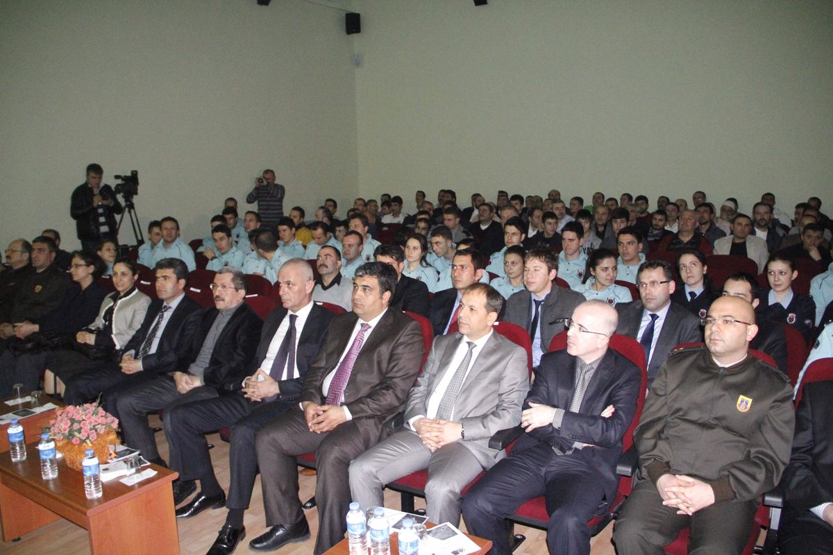 Karabük Cezaevi\'nde Mahkumlara Moral Gecesi