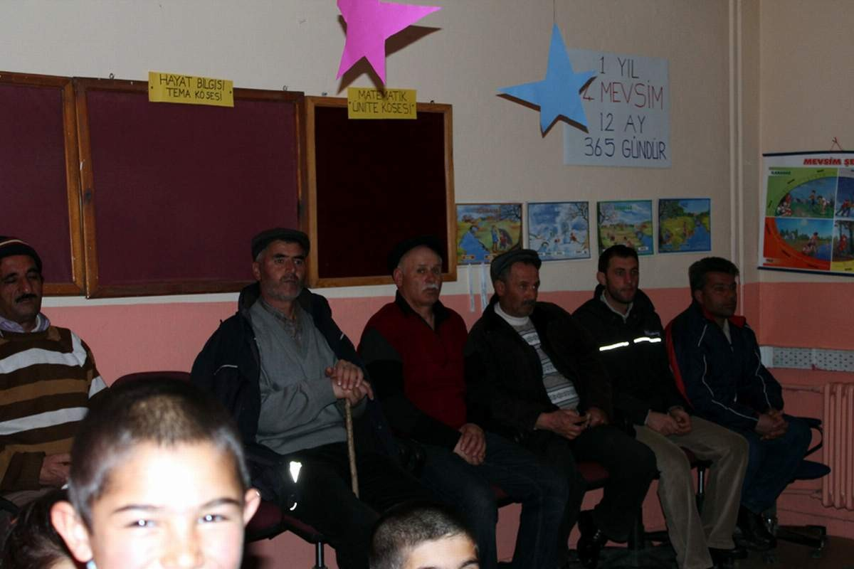Kars\'ta Çifçilerle Eğitim Toplantısı Yapıldı