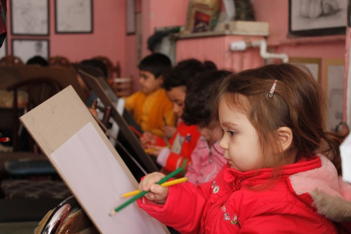 KMÜ Anaokulunda Eğlenceli Resim Eğitimi