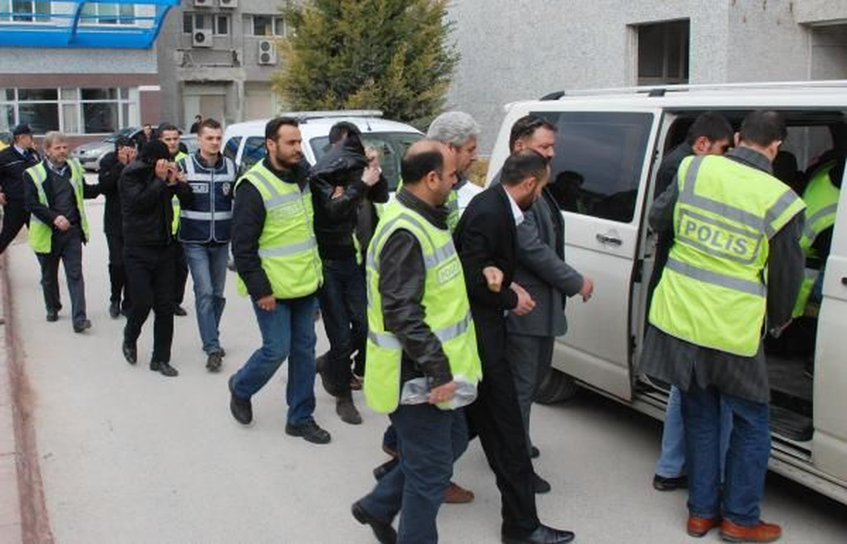 Konya\'da Suç Örgütü Operasyonu 30 Gözaltı