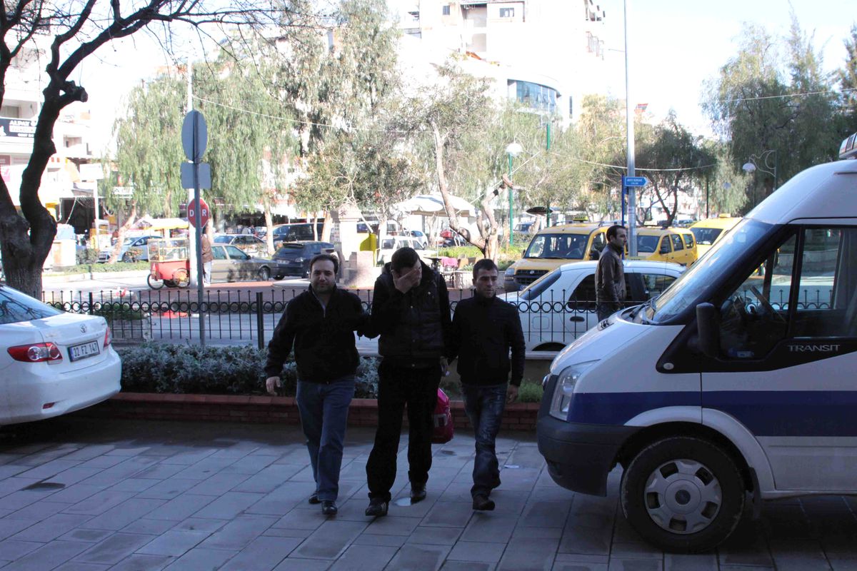 Kuşadası\'nda Uyuşturucu Operasyonu