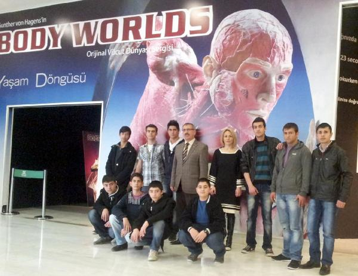 Liseli Başarılı Öğrenciler Body World Sergisinde