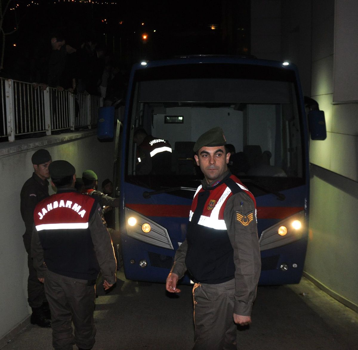 Mahmutlar Belediyesi\'ne Yönelik Operasyon