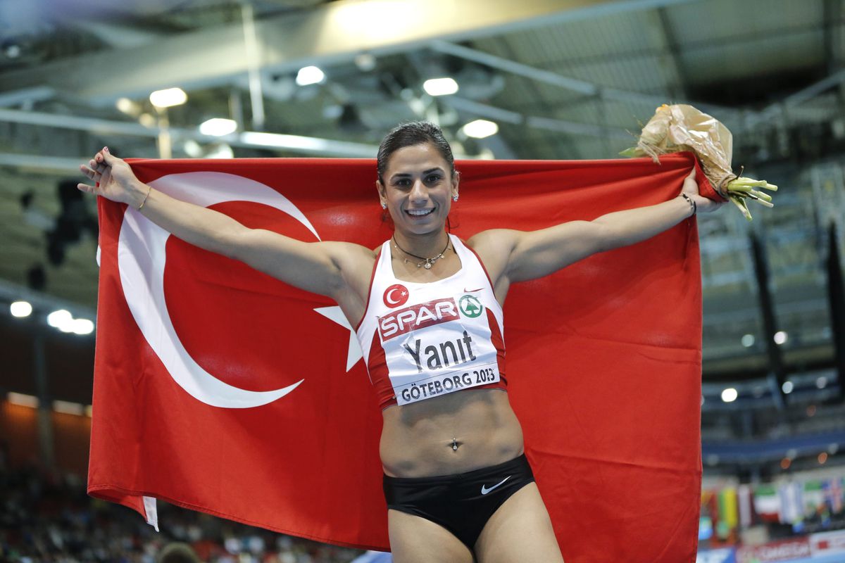 Nevin Yanıt\'tan Büyük Başarı