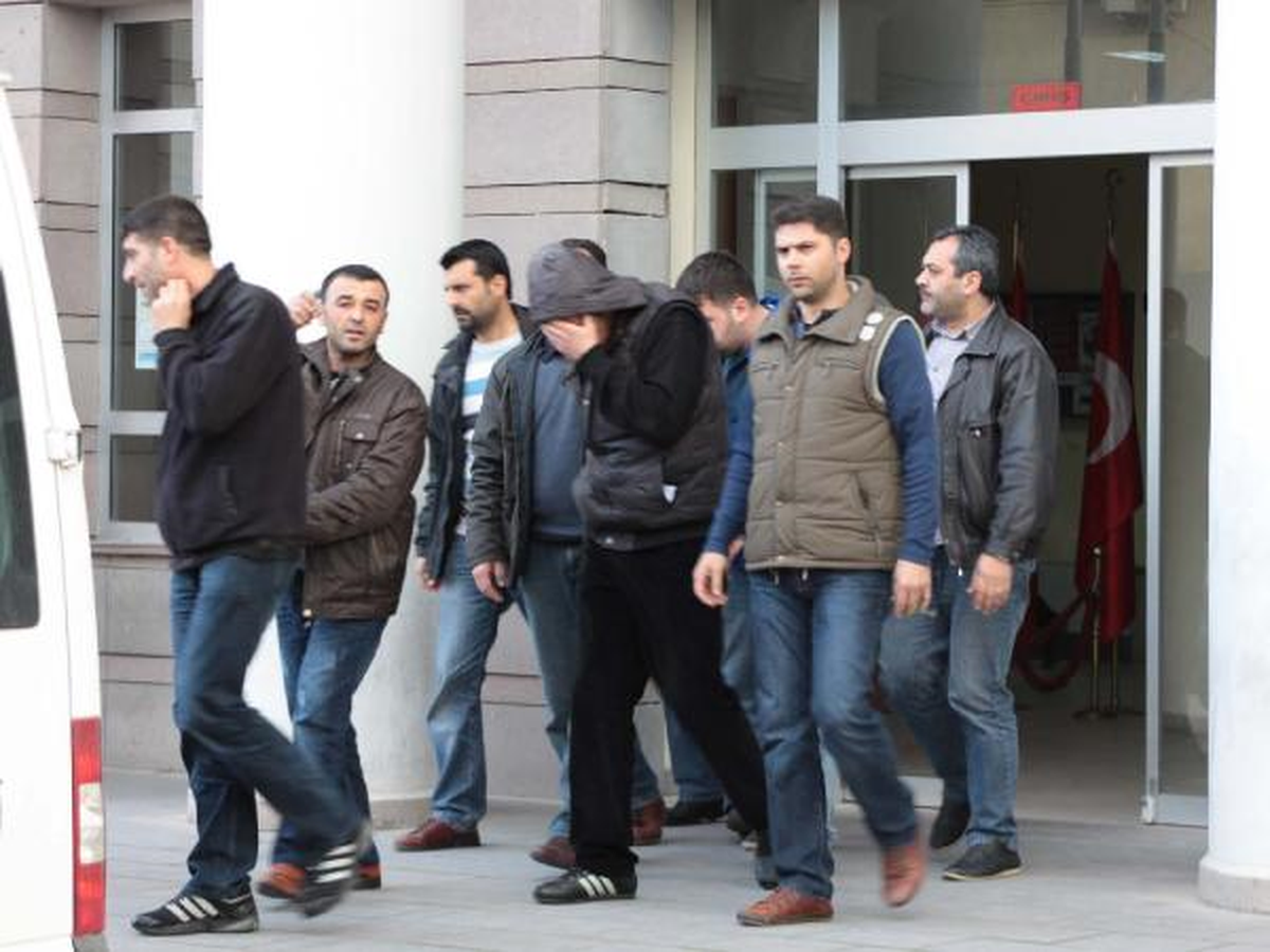 Polisten Kaçak İçki ve Uyuşturucu Operasyonu