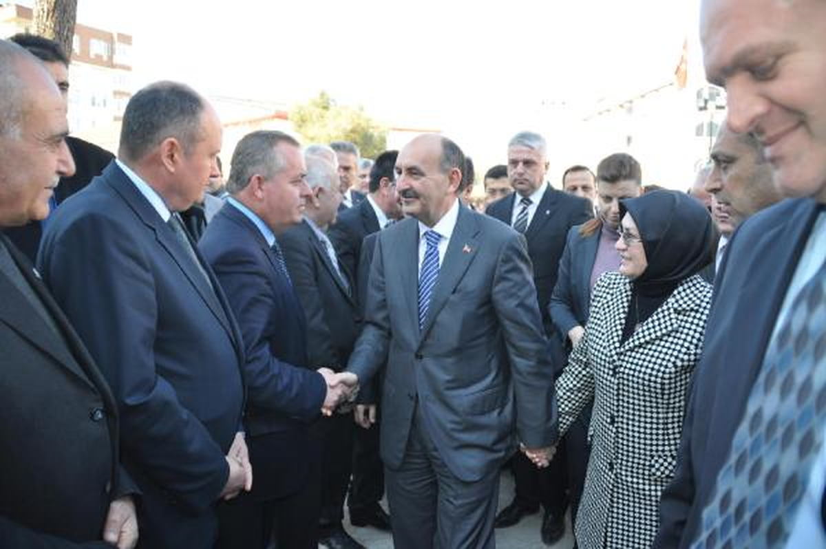 Sağlık Bakanı Müezzinoğlu: Değerli Bir Sanatçıyı Kaybettik (4)