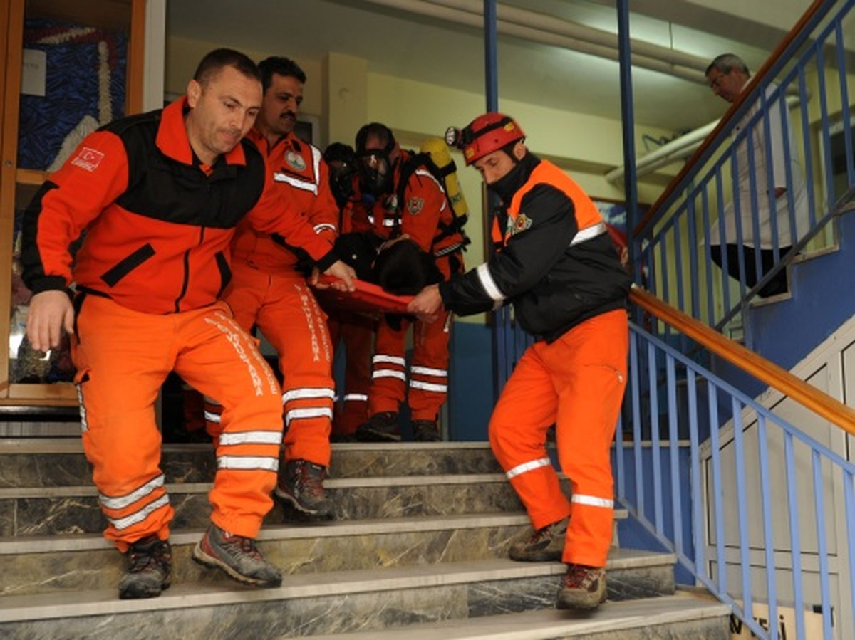 Sivil Savunma Ekiplerinden Nefes Kesen Tatbikat