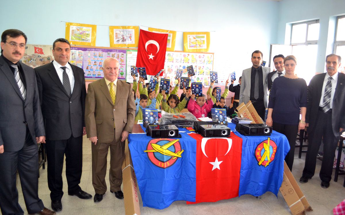Thk Siirt Şubesi\'nden Okullara Yardım