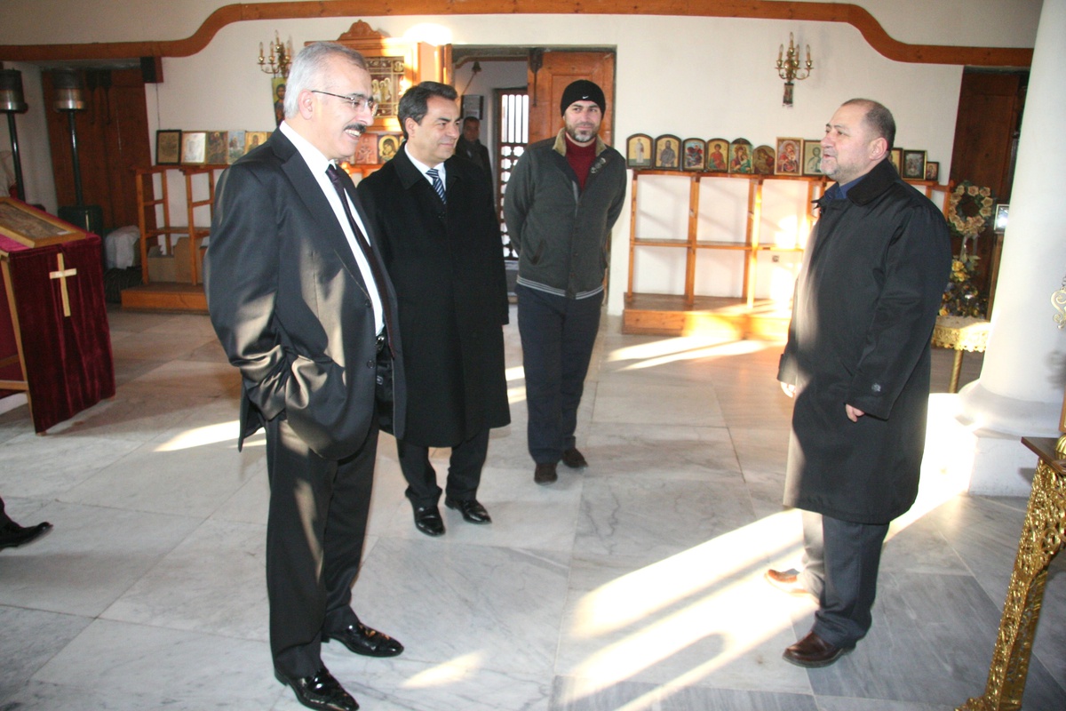 Vali Duruer Sveti Georgi Kilisesinde İncelemelerde Bulundu