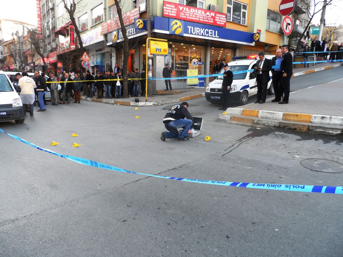 1 Gaziosmanpaşa\'da Öldürülen 2 Kardeşin Yakınları Adli Tıp\'ta