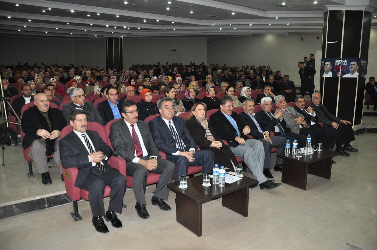 AK Parti İl Divan Toplantısını Yaptı