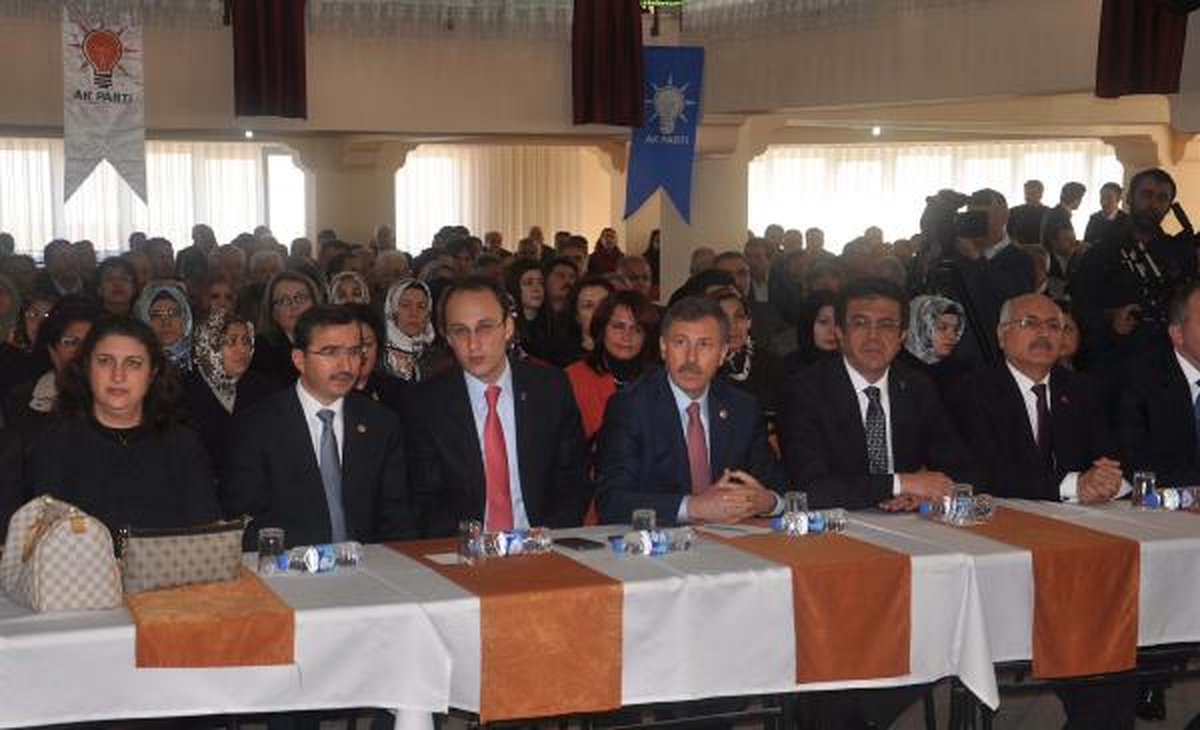 Ak Partili Özdağ: Darbecilerin Yatacak Yeri Yok