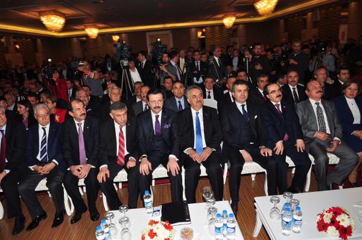 Bakan Çelik: Hükümet Herhangi Bir Odakla Pazarlık İçinde Değil