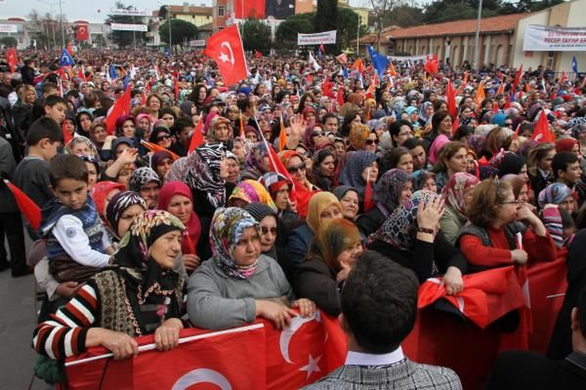 Bigadiçlilerden Erdoğan\'a Sevgi Seli