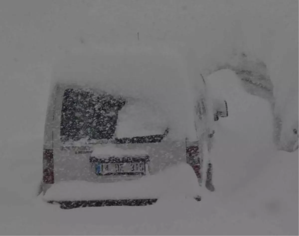 Bitlis'te 86 Köy Yolu Kardan Ulaşıma Kapandı