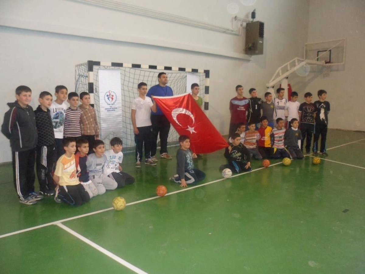 Çilimli Spor Salonu Her Gün Dolu