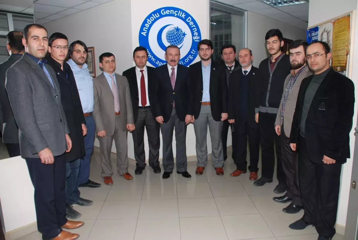 Doğan\'dan Anadolu Gençlik Dernegi\'ne Ziyaret