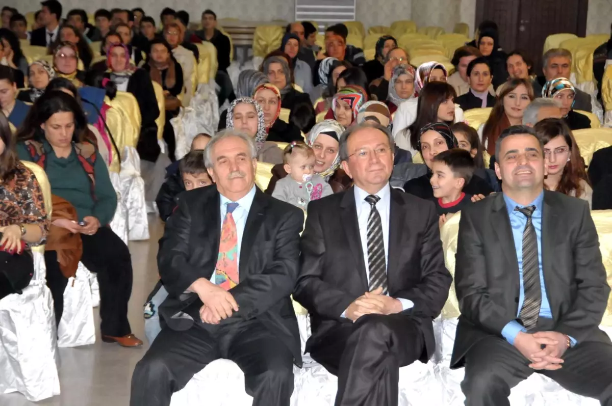 'Ergenlikten Yetişkinliğe Yolculuk' Anlatıldı