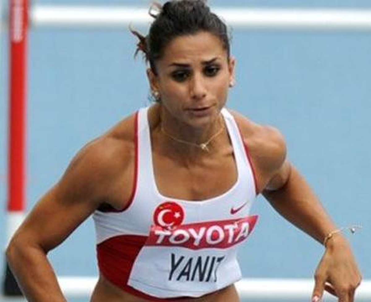 Fenerbahçe\'den Nevin Yanıt\'a Kutlama