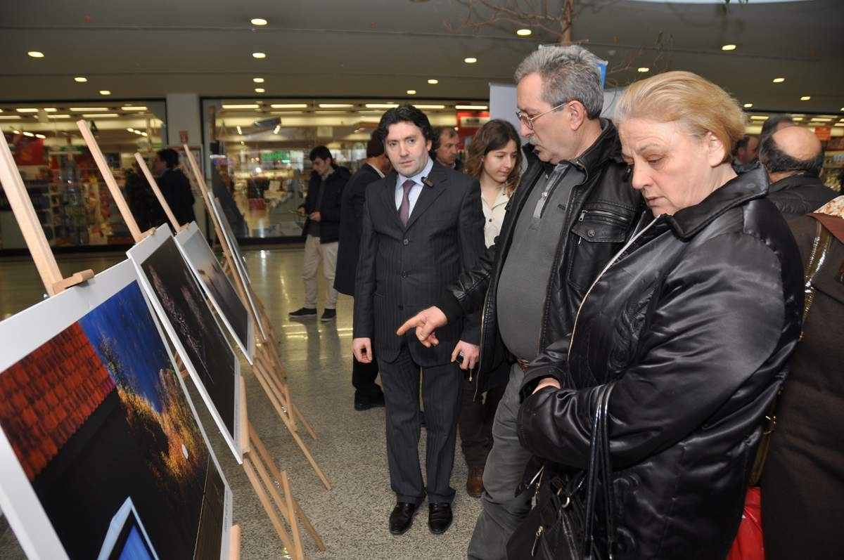 \'Fotoğraflarla Kartepe\' Sergisi Özdilek\'te Açıldı