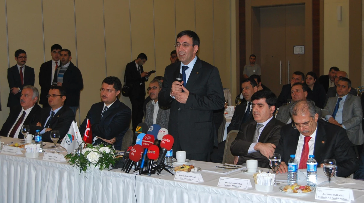 Kalkınma Bakanı Cevdet Yılmaz, Genç Girişimcilere Konuştu