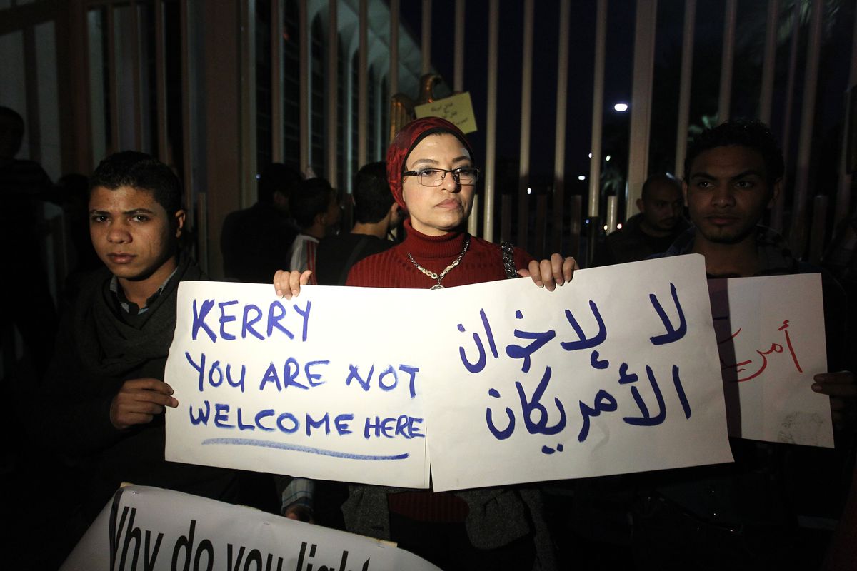 Kerry\'nin Mısır\'a Gelişi Olaylara Neden Oldu: 1 Ölü