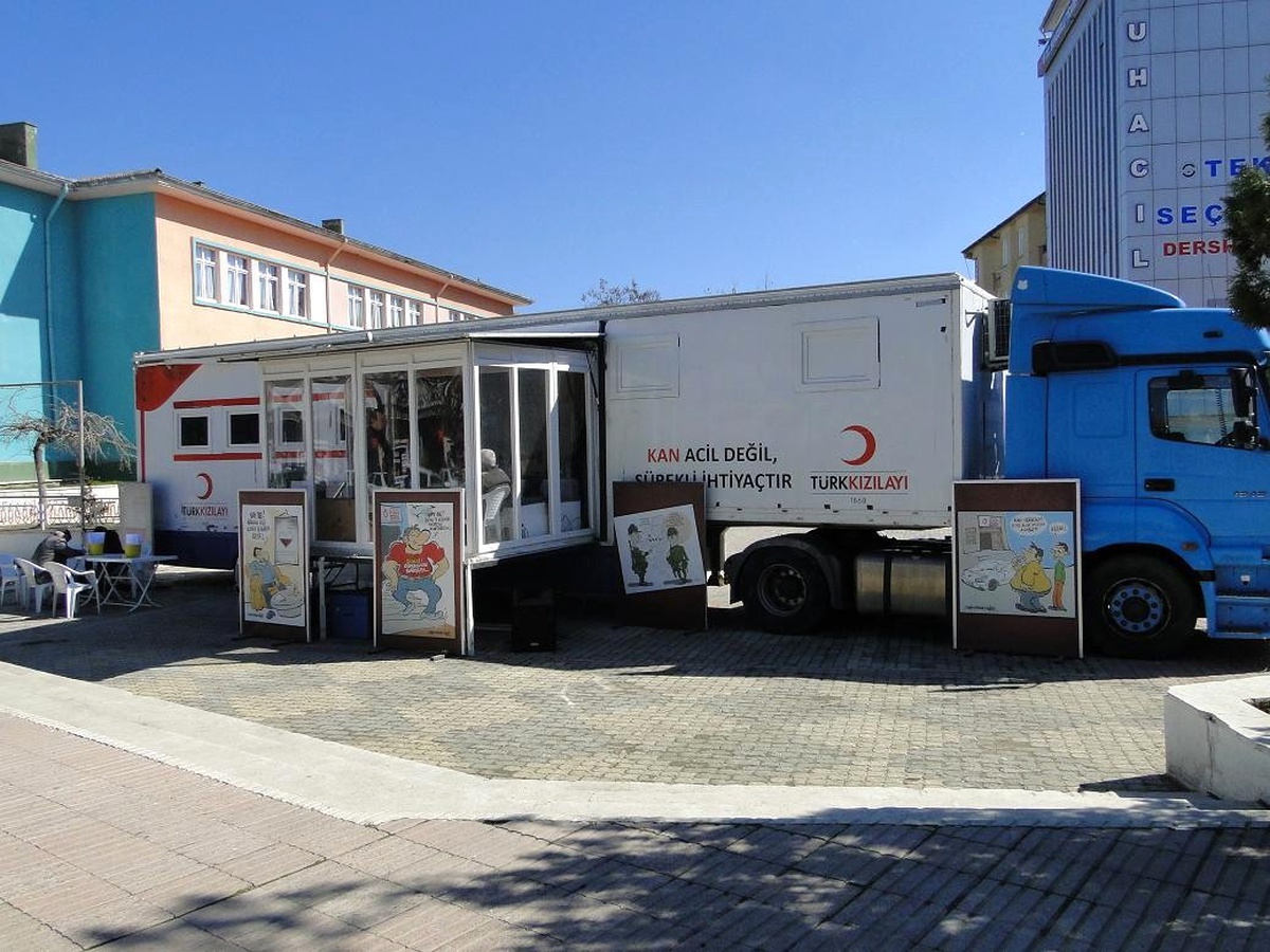 Kızılay Kan Bağışı Gezici Tır\'ı Sungurlu\'da