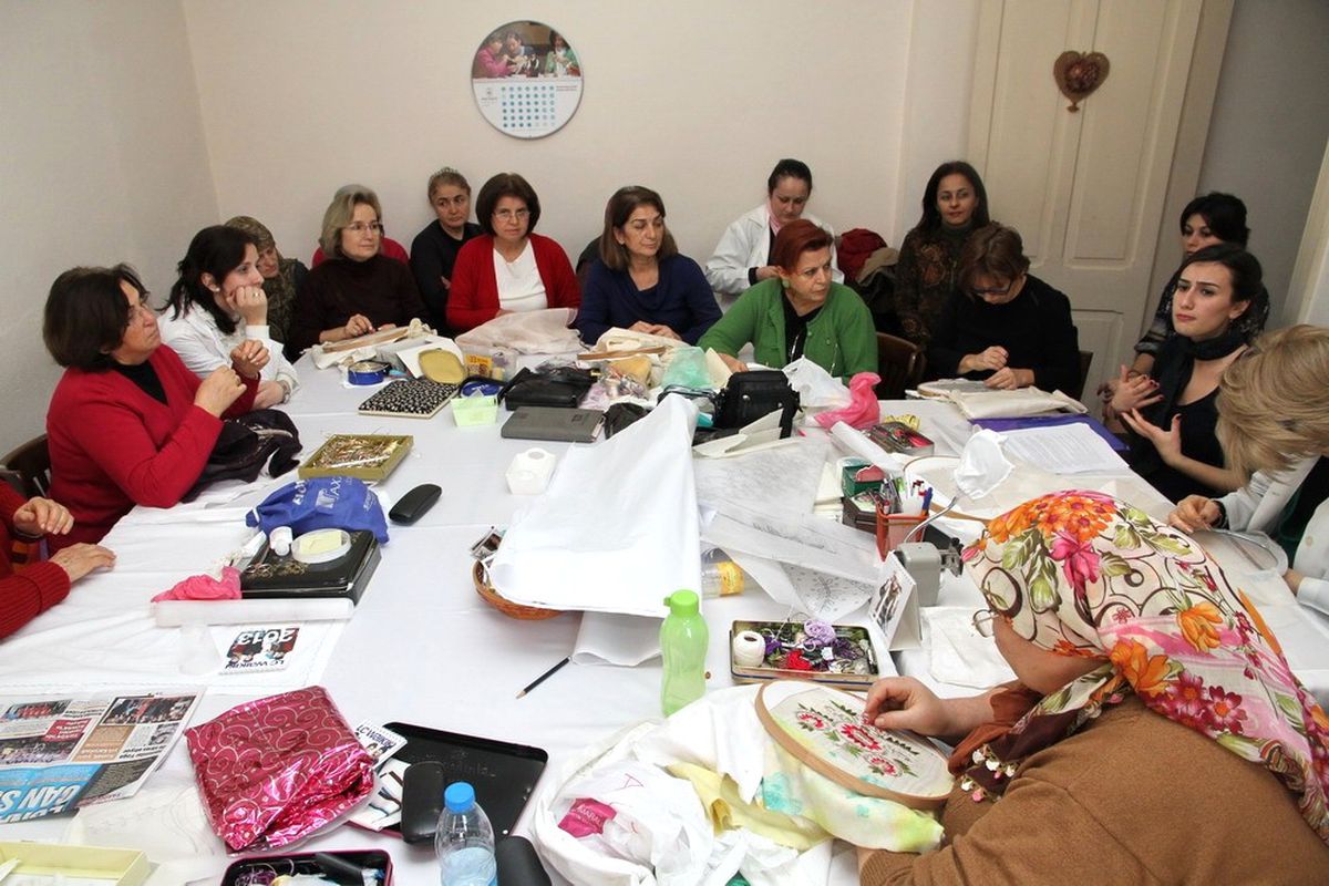 Konak Belediyesi Kadın Danışma Merkezi, Kadınların Dost Kapısı