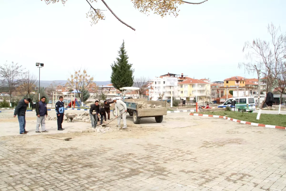 Köprübaşı Belediyesi Parkları Yeniliyor