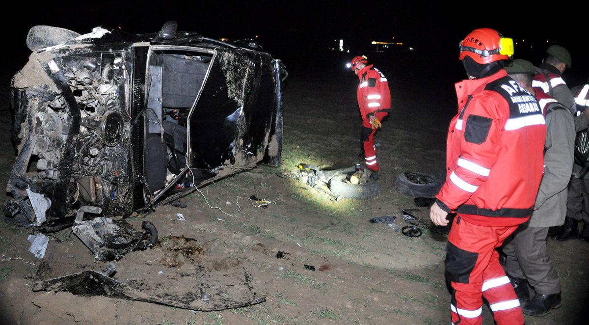 Otomobil Takla Attı: 3 Yaralı