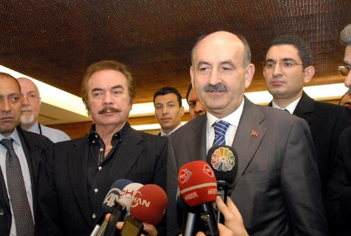 Sağlık Bakanı Müezzinoğlu Gürses\'i Ziyaret Etti