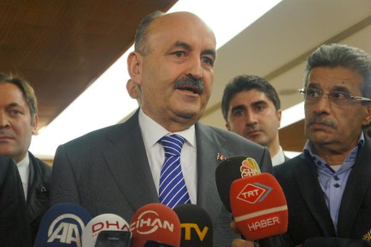 Müslüm Gürses İçin Dua Ediyor