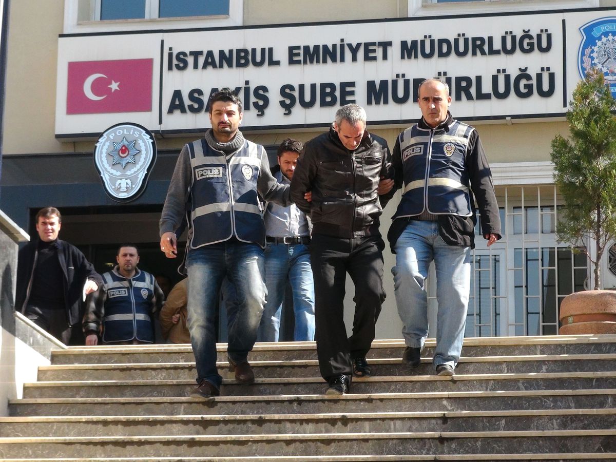 Sahte Polislerin Akılalmaz Numarası
