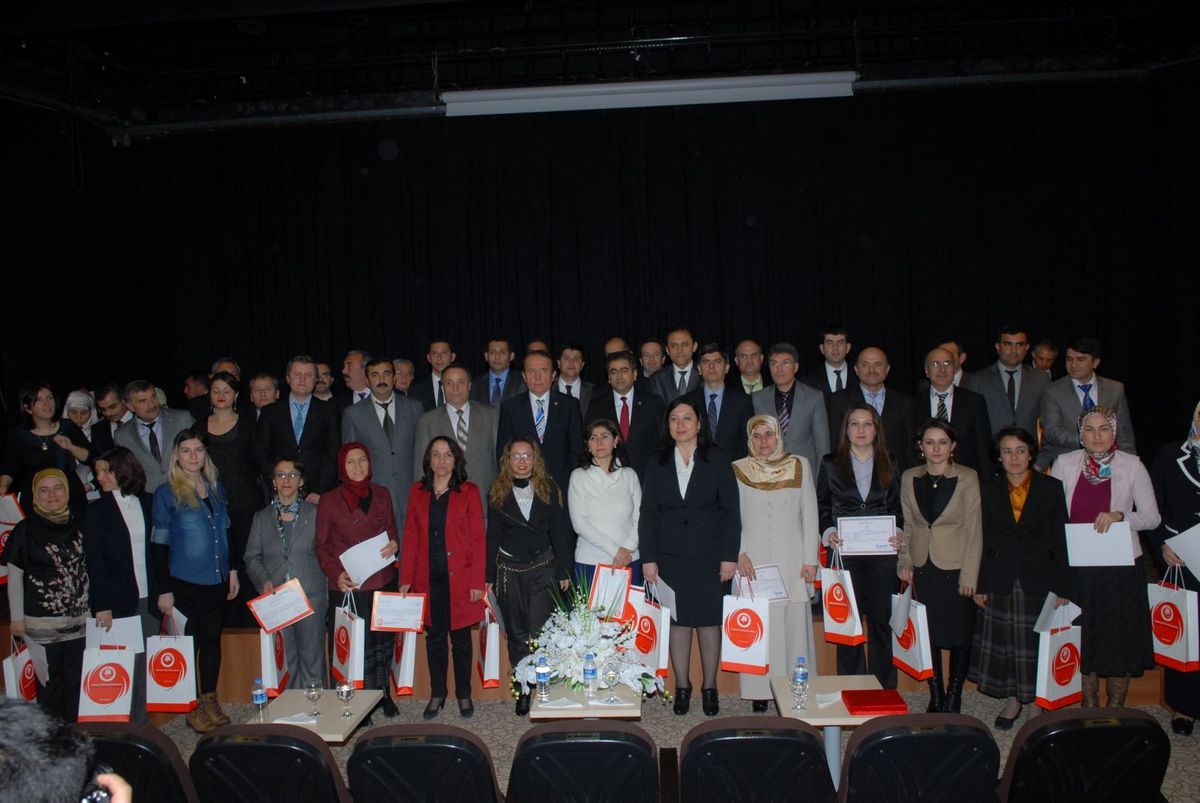 Sınıf Öğretmenleri Sertifikalarını Aldı