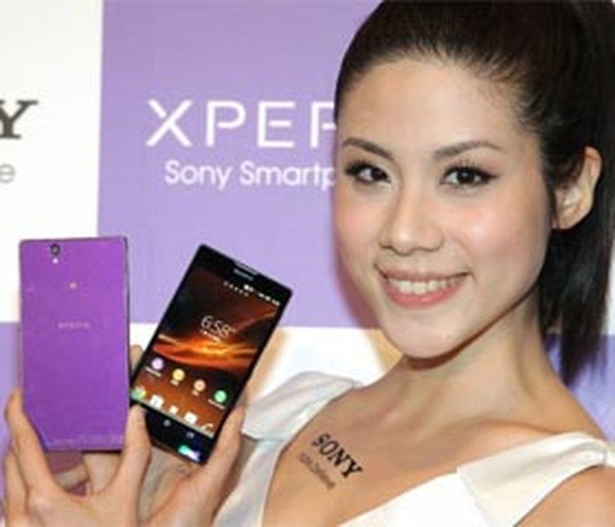 Sony Xperia Z\'ye Kardeş Geliyor