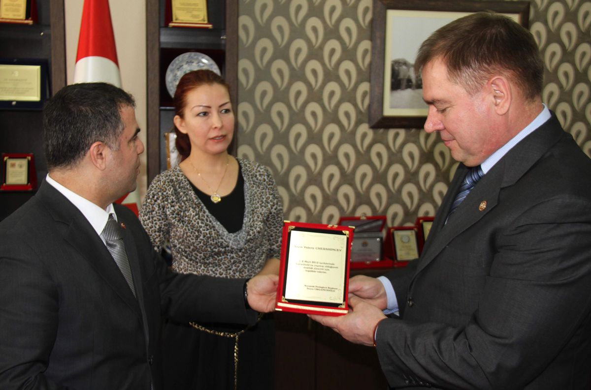 Tetushi Belediye Başkanı Cershinsyv\'den Başkan Aksoy\'a Ziyaret