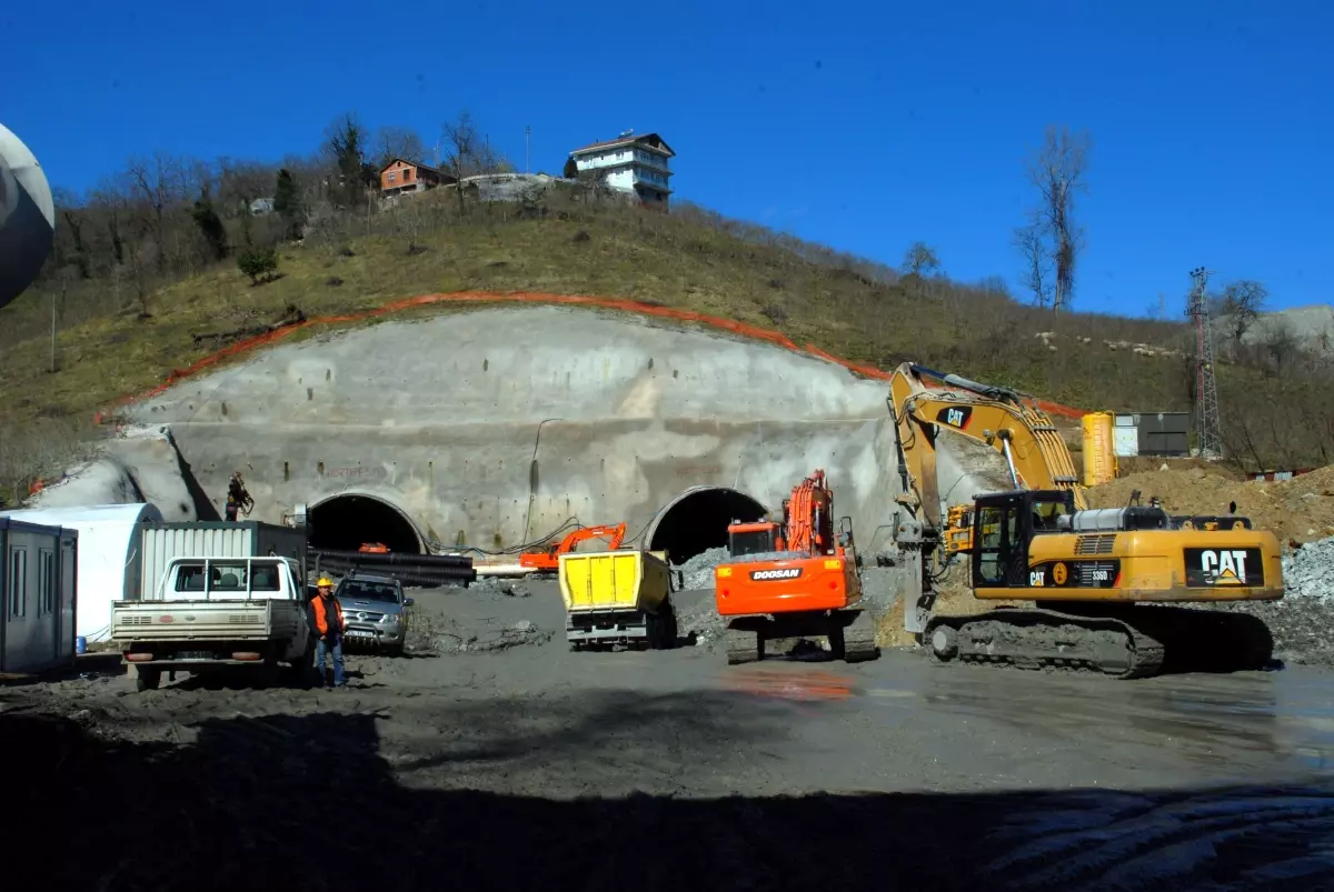 Ünal, Çevre Yolu İnşaatında İncelemelerde Bulundu