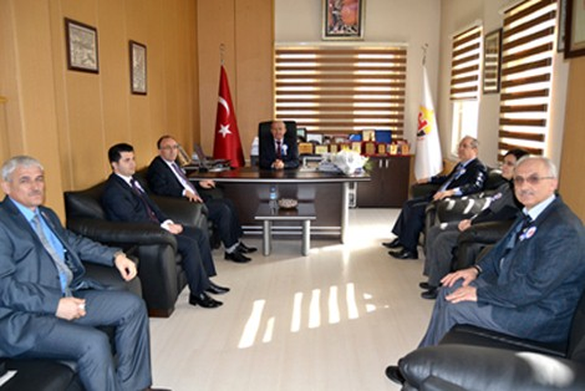 Vergi Dairesi Müdürü Öztürk\'ten Belediye Başkanı İrtem\'e Vergi Haftası Ziyareti
