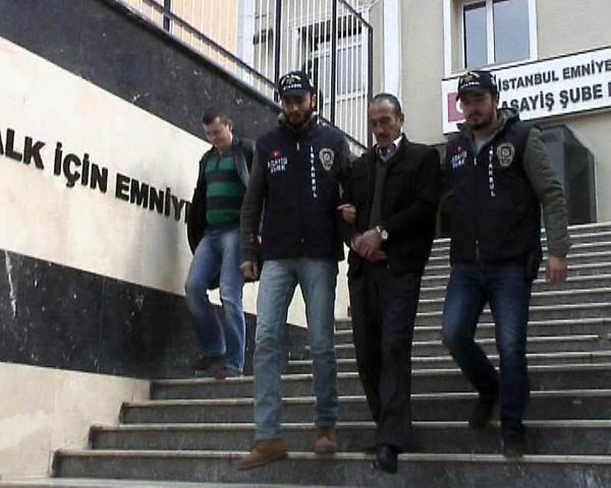 5 Lira İçin Arkadaşını Öldürdü