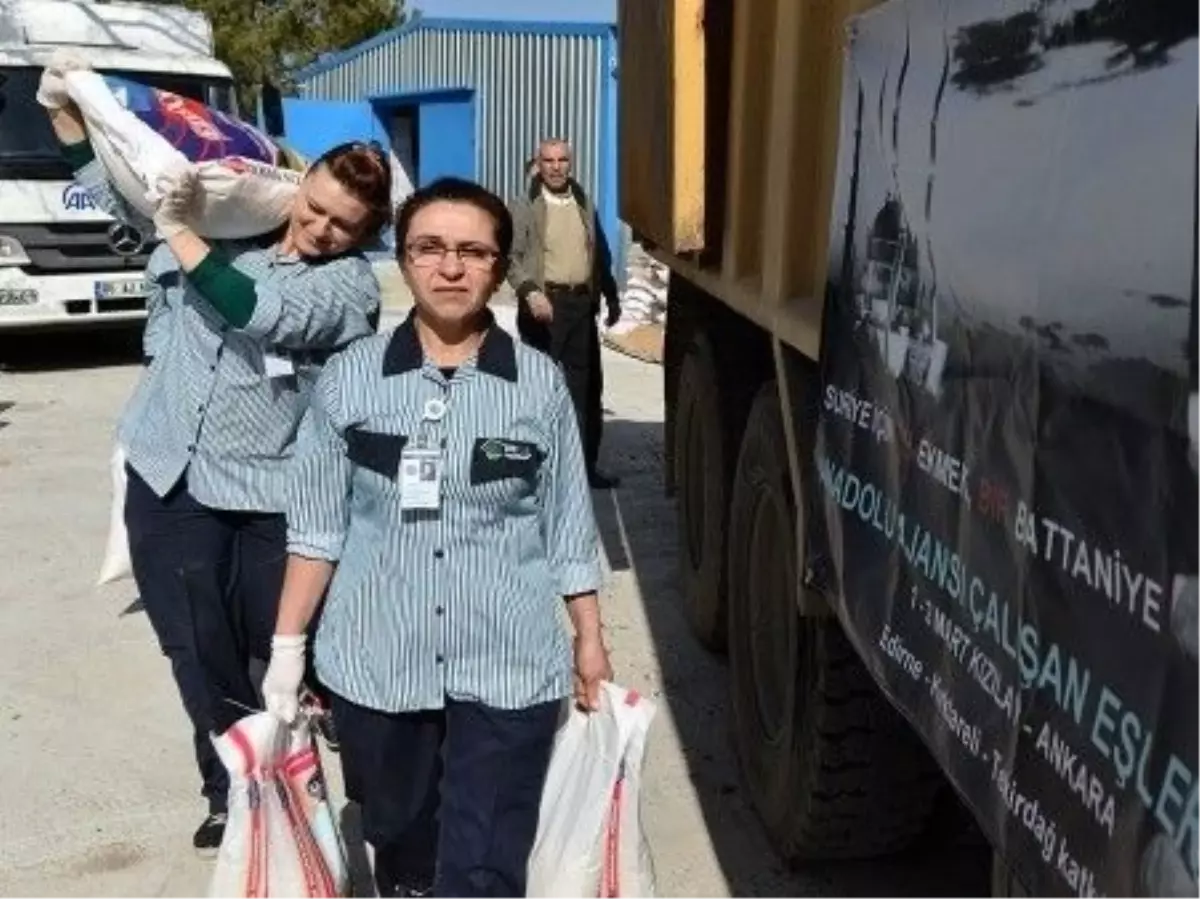 Aa\'nın Suriye\'ye Yardım Kermesi Yoğun İlgi Gördü