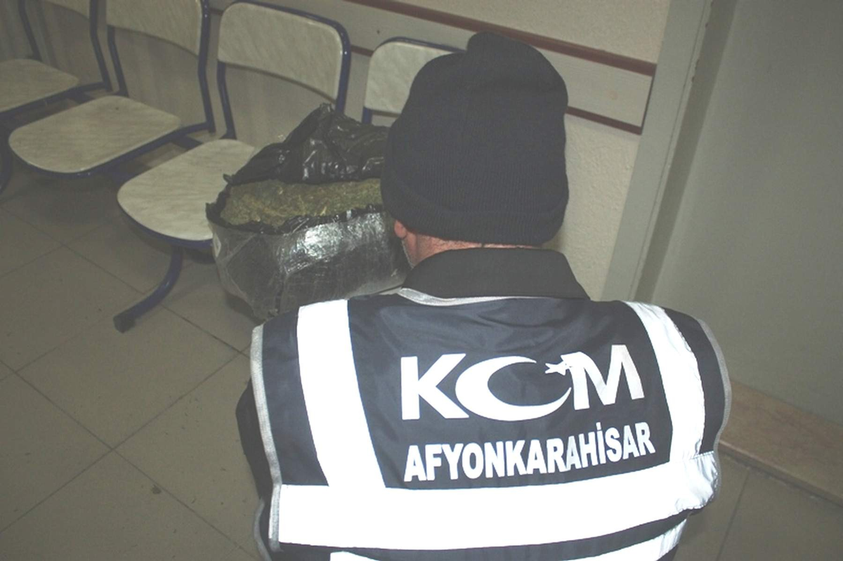 Afyonkarahisar\'da 75 Kilo Esrar Maddesi Ele Geçirildi