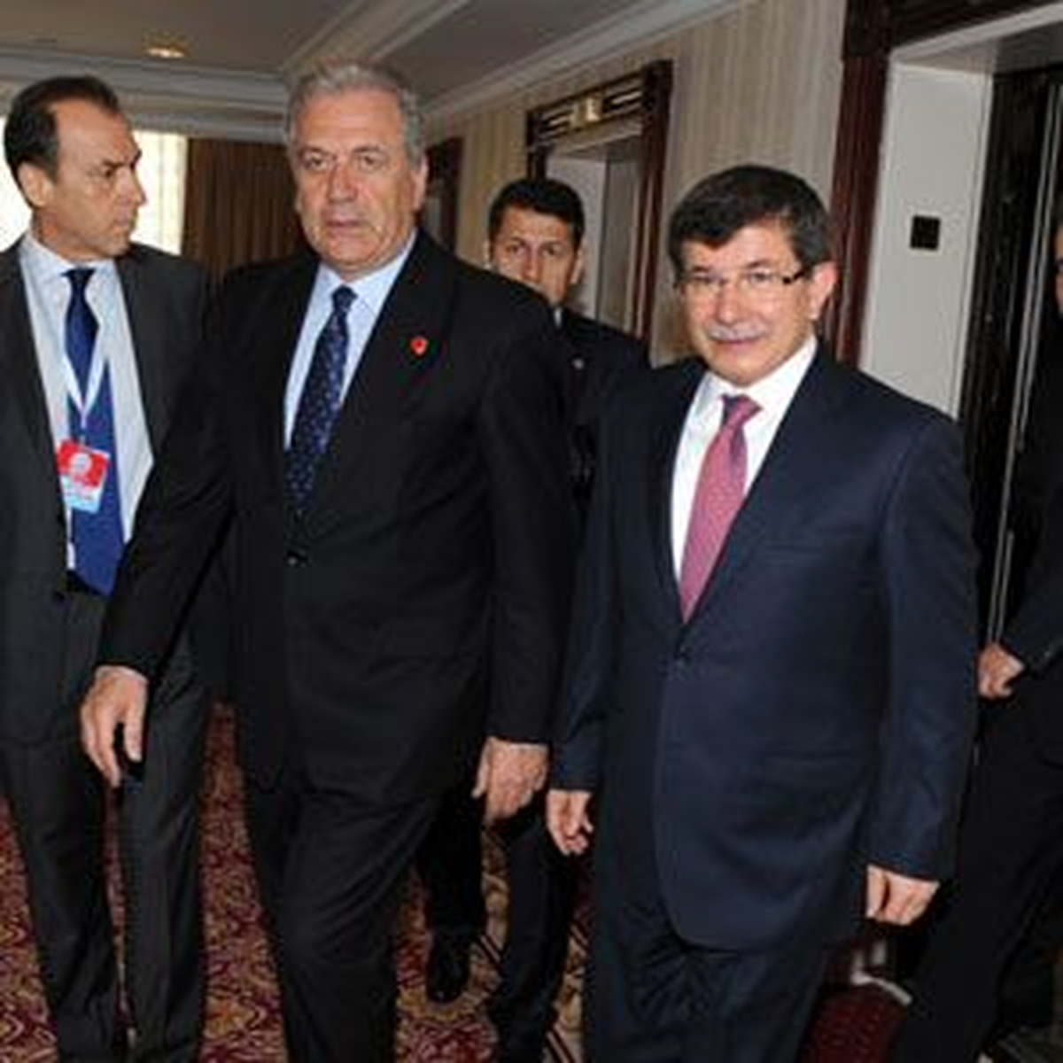 Ahmet Davutoğlu Yunan Mevkidaşı Avramopoulos ile Biraraya Geldi