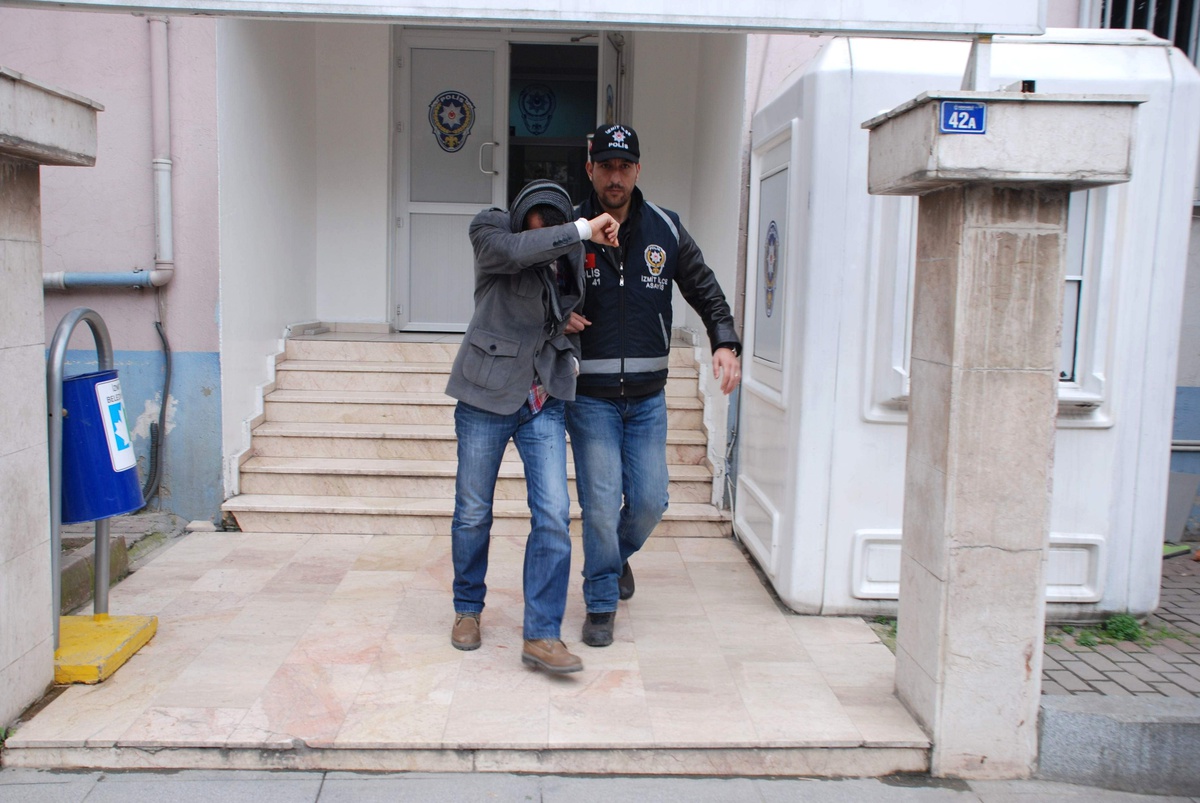 Ayrılmak İsteyen Nişanlısını Tehdit Etti